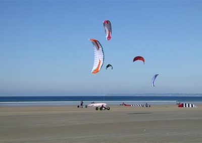 Plage et culture à Plomodiern