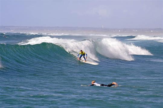 Surf à la presqu'ile de La Torche Plomeur